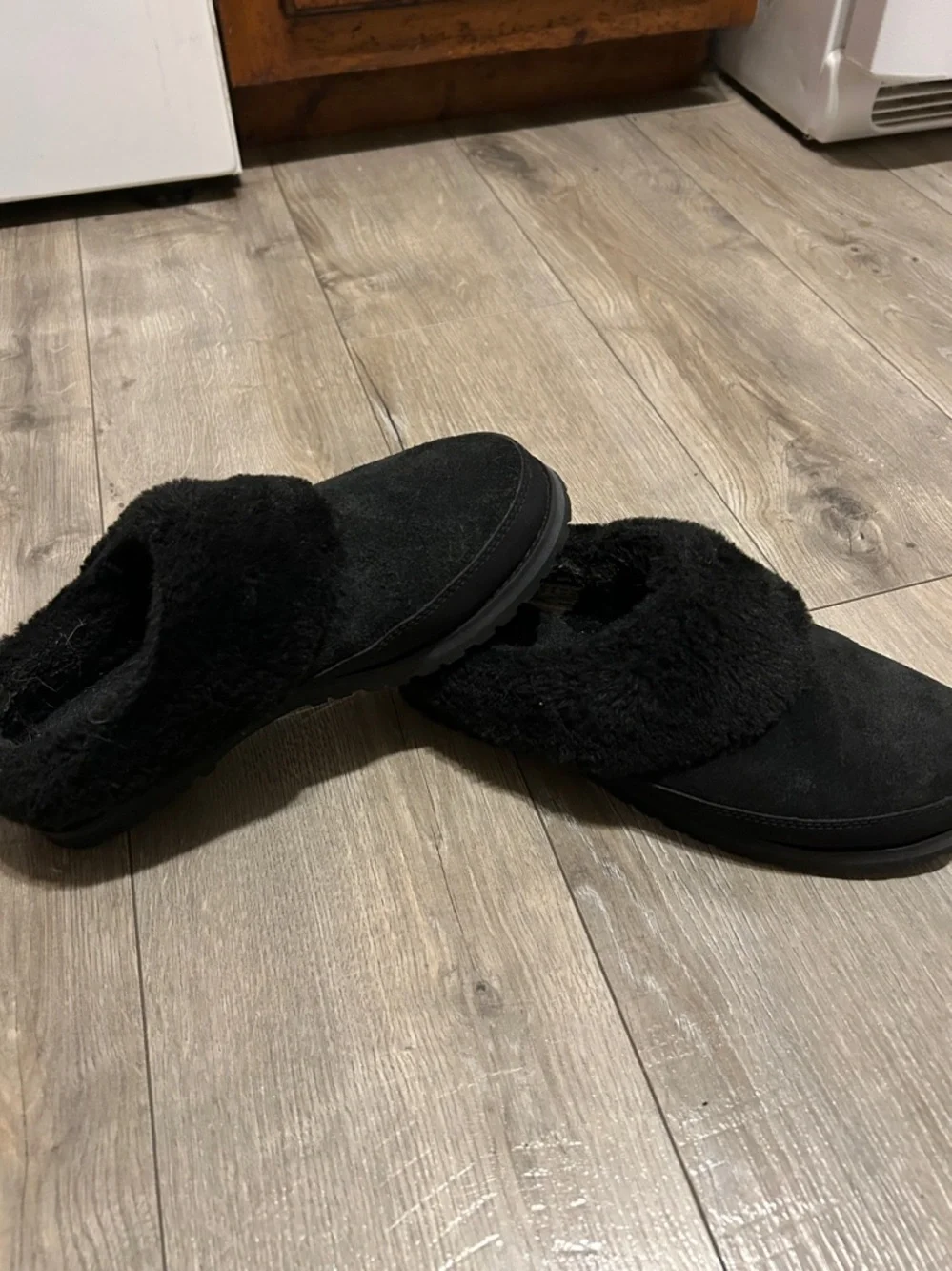 Timberland Women's Black Fleece-Lined Winter Slip-Ons - Picture 13 of 14
